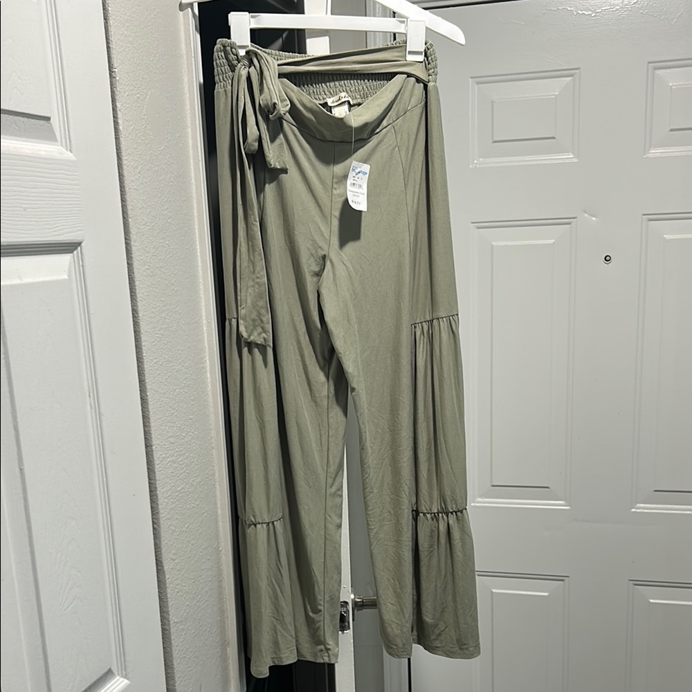 NWT- Derek Heart Green Wide Leg Pants & Jumpsuits